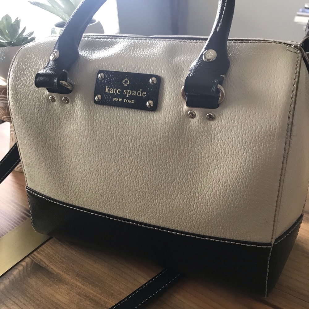 Kate Spade ♠️ Purse - Picture 2 of 4